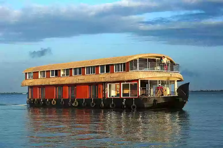 Kerala Six Bedroom Deluxe Houseboat