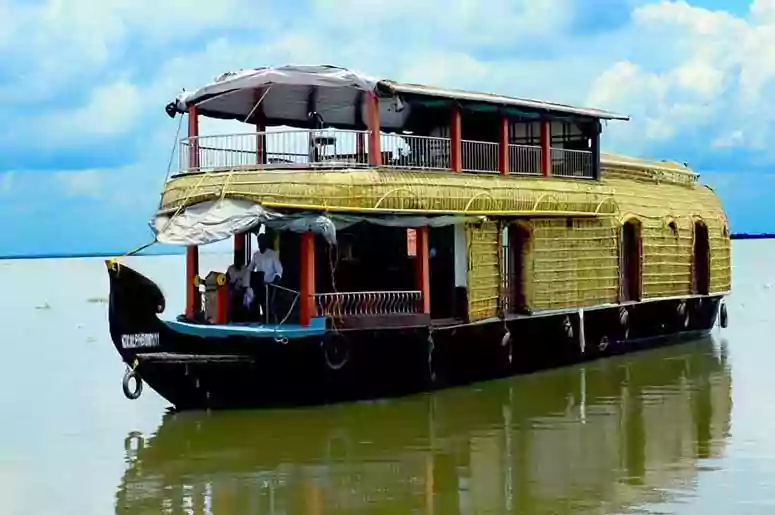 Kerala Three Bedroom Deluxe Houseboat