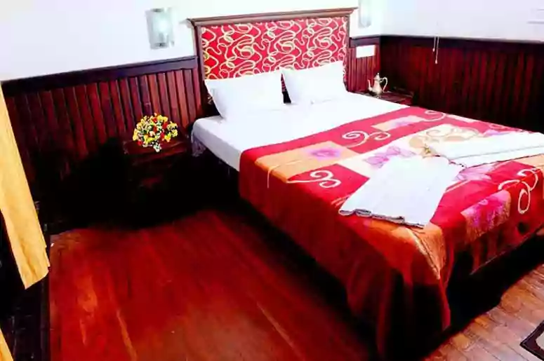 Kerala Deluxe 3 bedroom Houseboats