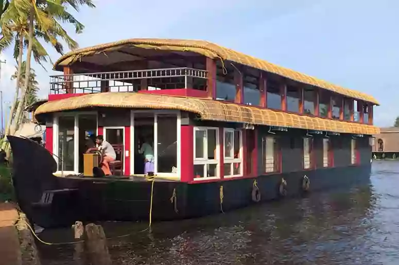 Kerala Five Bedroom Deluxe Houseboat