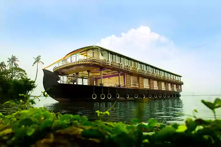 Kerala Nine Bedroom Deluxe Houseboat