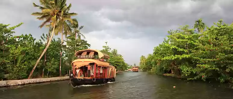 alleppey houseboat trip